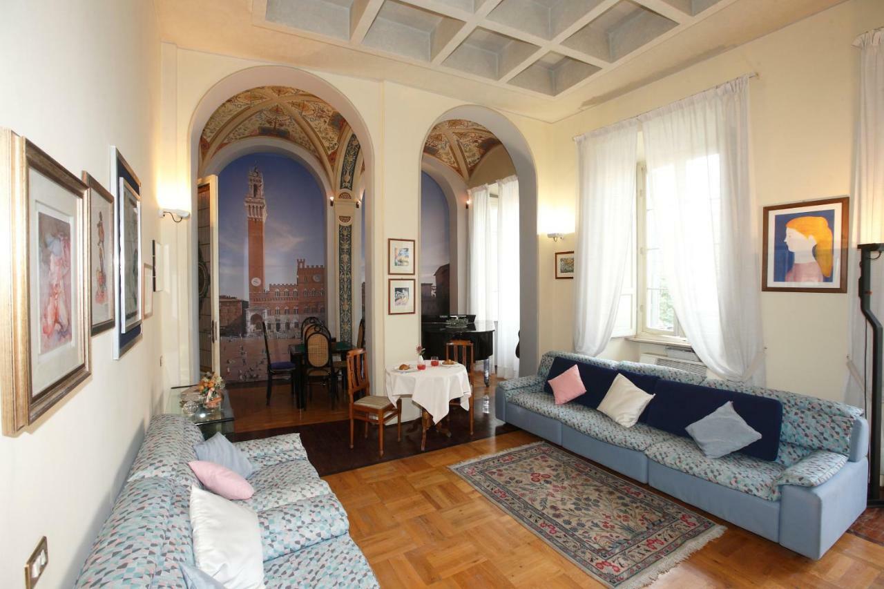 Residenza D'Epoca Montanini Acomodação com café da manhã Siena Exterior foto