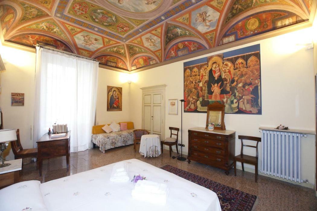 Residenza D'Epoca Montanini Acomodação com café da manhã Siena Exterior foto