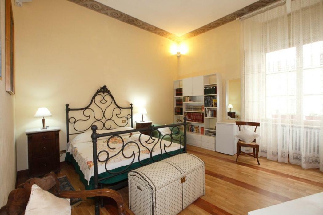 Residenza D'Epoca Montanini Acomodação com café da manhã Siena Exterior foto